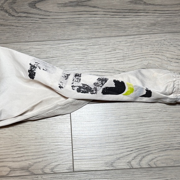 Vintage Fila Kids Hooded Windbreaker Full Zip Jacket Youth Size 10-12 Hoodie - Picture 9 of 10